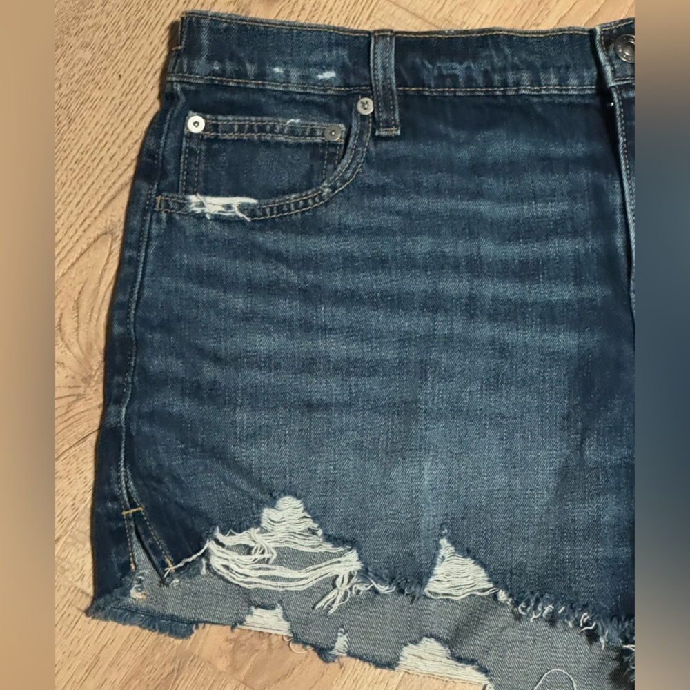 Aerie Distressed Denim Cutoff Shorts Dark Wash Raw Hem Women’s XL - Picture 3 of 5